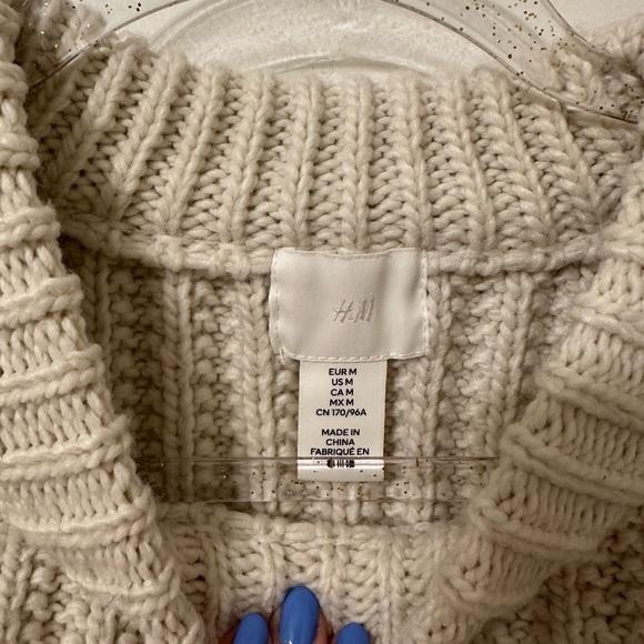 Geometric Patterned Knit Sweater - Picture 3 of 3